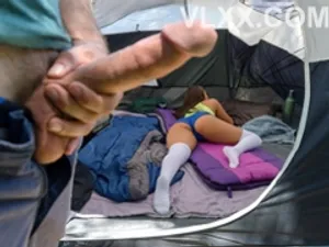 đi cắm trại chung, nam thanh niên đụ bà xã ông thằng nhỏ xóm